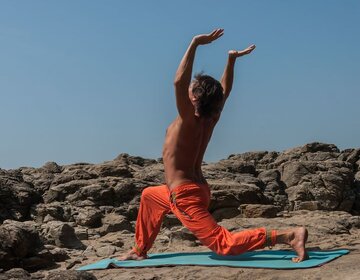 Ardha Chandrasana
